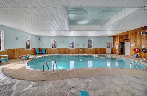 Marmora Apartment | Relaxing Group Getaway at Marmora and Lake Inn B & B