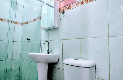 Costa Verde House | Cozy Suite for Up to 4 Guests in Vibrant Hostel