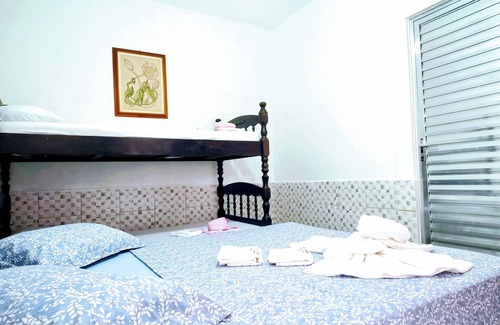 Costa Verde House | Cozy Suite for Up to 4 Guests in Vibrant Hostel