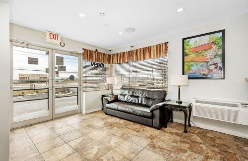 Grove City Hotel | Convenient Stay at Grove City Travel Inn for Families