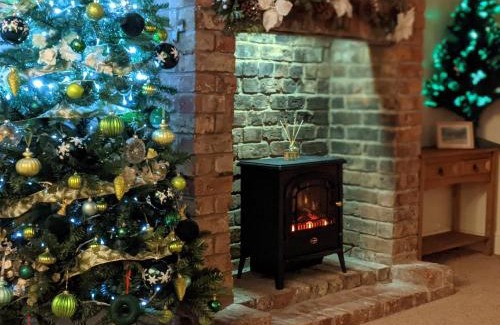 Flamborough House | Welcoming Grove Cottage in Flamborough for Families & Pets