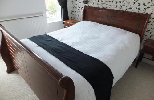 Beeston House | Discover Grove Guest House: Rated 8.6/10 by Guests