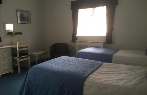 Oakengates Bed & Breakfast | Family-Friendly Grove House Guest House with Top Reviews