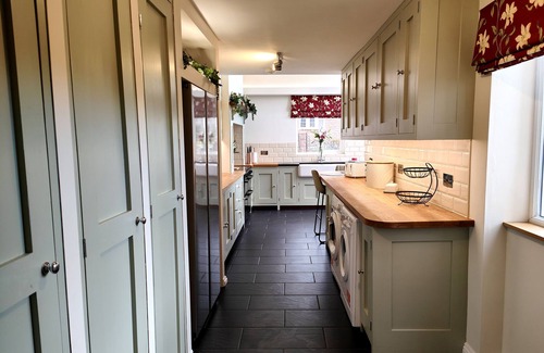 Egremont Cottage | Grove House: Pet-Friendly Retreat with Hot Tub in Egremont
