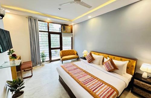 Hauz Khas Hotel | Couple Friendly Stay at Grove Residency Hauz Khas, New Delhi