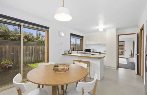 Grovedale House | Comfortable Grovedale Retreat with Family-Friendly Amenities