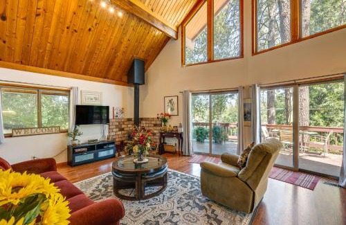 Groveland House | Charming Groveland Vacation Rental Near Yosemite with Pool