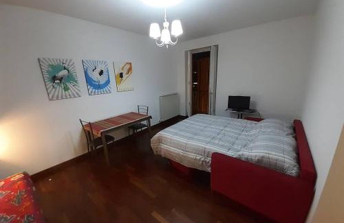 Grugliasco Apartment | Central GRU HOME: Family-Friendly Comfort with 5 Beds