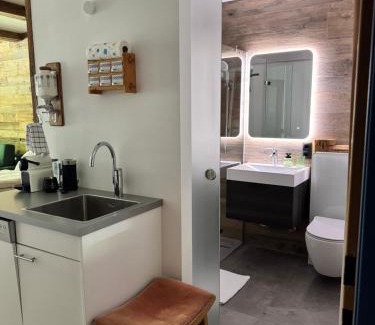 Sankt Martin bei Lofer Apartment | Stylish Chalet in Grubhof Park with Indoor Pool & Balcony