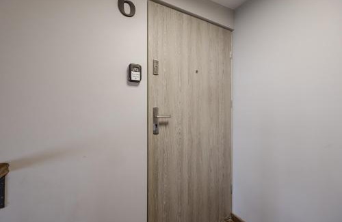 Grunwald Apartment | Grunwald Raszyńska Bright Apartment by BookingHost
