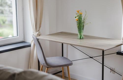 Grunwald Apartment | Grunwald Raszyńska Bright Apartment by BookingHost