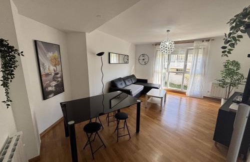 Neano Apartment | Family-Friendly Grupo Gontad Apto in Cabana de Bergantiños