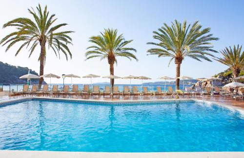 Cala Sant Vicente Hotel | Discover Comfort at Grupotel Imperio Playa - Oceanfront Oasis