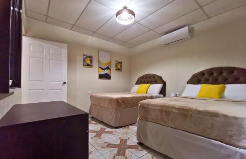 Livingston House | Grutas el Encanto - Casa de la Colina - Ruta a Petén