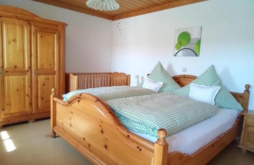 Michelsneukirchen House | Gschwandnerhof: Family-Friendly Stay with Perfect 10 Rating