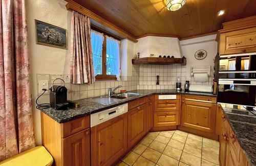 Gstaad Ski Chalet | Gstaad Blue Sky Chalet: Family-Friendly Retreat with Amenities