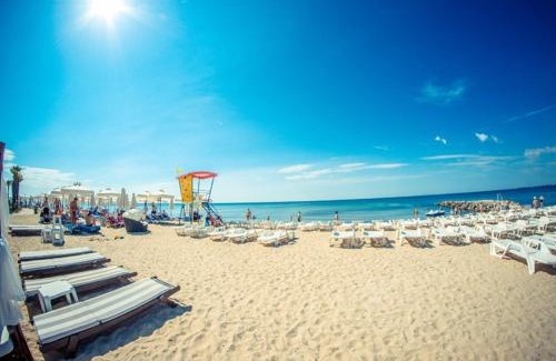 Elenite Apartment | Cozy GT Privilege Fort Beach Apartments with Ocean Views