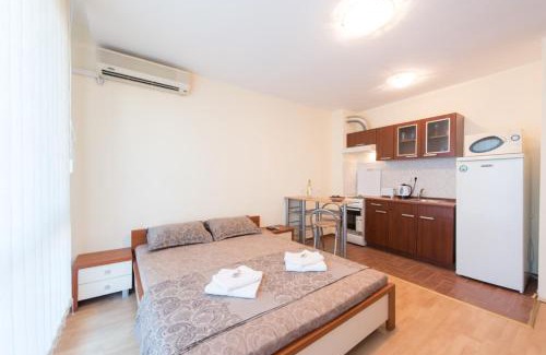 Elenite Apartment | Cozy GT Privilege Fort Beach Apartments with Ocean Views