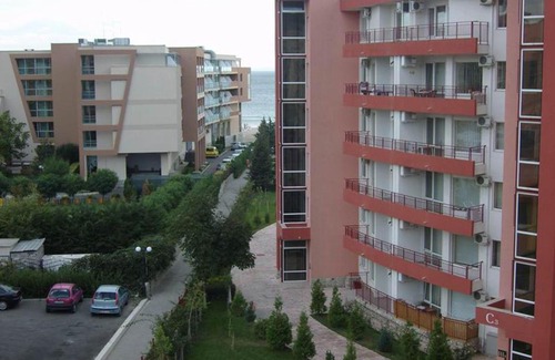 Elenite Apartment | Comfortable GT Villa Astoria Apartments with Pet-Friendly Amenities