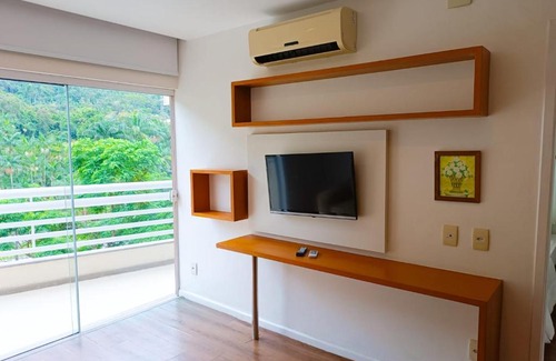 Verolme Apartment | Inviting Apartments in Angra dos Reis with Pool Access