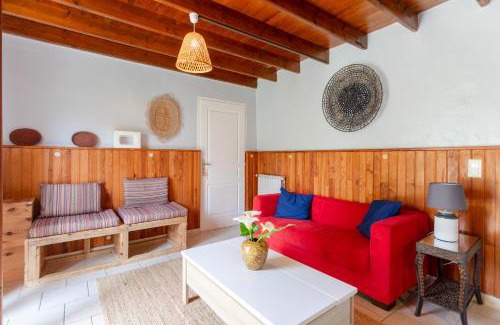 Guiche Apartment | Discover Gte Oihana Class 3 in the Heart of Nature