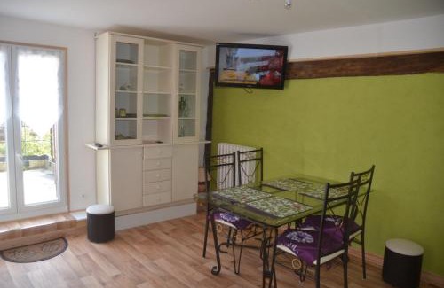 Vernon Apartment | Pet-Friendly Getaway at Gtes aux Portes de lEure