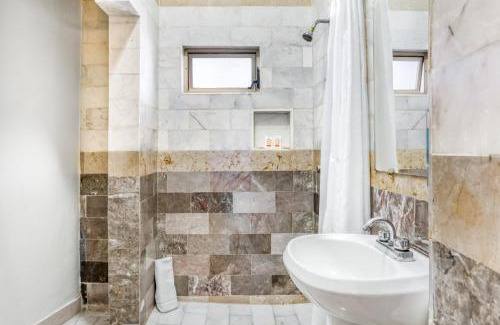 Tonala Hotel | Pet-Friendly Getaway at Guadalajara Express Tonala Hotel