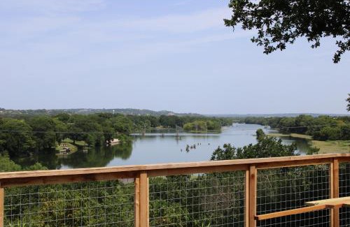 Kerrville House | Modern House Retreat at Guadalupe Bluff with Hot Tub