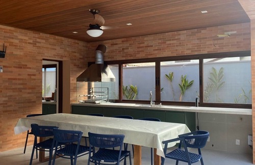 Guaeca House | Guaecá: Family-Friendly Retreat Steps from the Beach