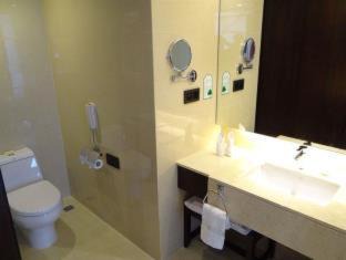 Yuexiu Hotel | Discover Guangdong Yingbin Hotel: 4-Star Comfort Awaits