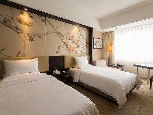 Yuexiu Hotel | Discover Guangdong Yingbin Hotel: 4-Star Comfort Awaits