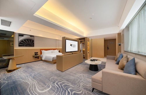 Yuexiu Hotel | Convenient Stay at Guangzhou Baiyun Airport Rezen Select