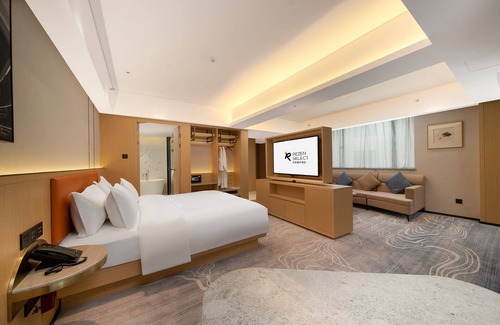Yuexiu Hotel | Convenient Stay at Guangzhou Baiyun Airport Rezen Select