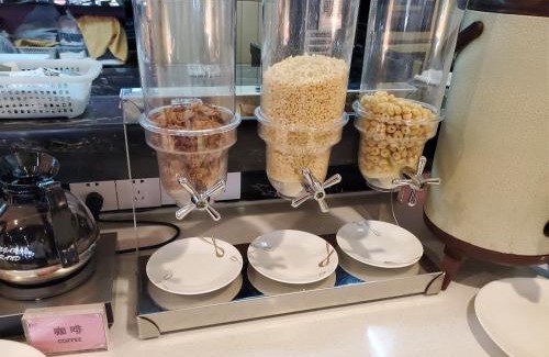 Tianhe Hotel | Convenient Stay at Guangzhou Boyi Hotel with Breakfast