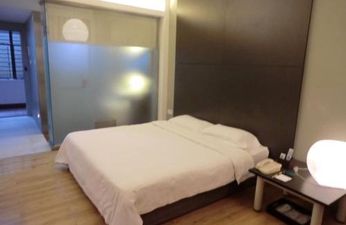 Haizhu Apartment | Discover Guangzhou Fangyuan Hotel: Family and Pet Friendly