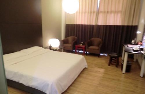 Haizhu Apartment | Discover Guangzhou Fangyuan Hotel: Family and Pet Friendly
