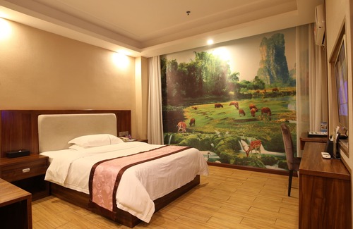 Baiyun Hotel | Explore Guangzhou Helong Hotel with Family-Friendly Amenities
