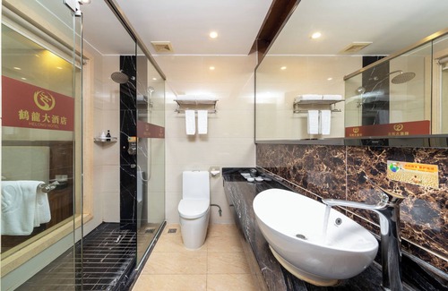 Baiyun Hotel | Explore Guangzhou Helong Hotel with Family-Friendly Amenities