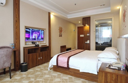 Baiyun Hotel | Explore Guangzhou Helong Hotel with Family-Friendly Amenities