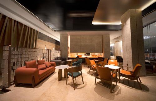 Tianhe Hotel | Guangzhou Huayu Wanfu Hotel-Free Shuttle Bus to Canton Fair Complex During Canton Fair Period