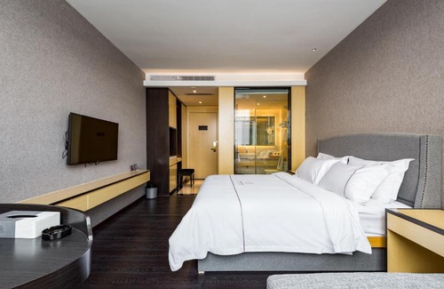 Baiyun Hotel | Accessible Comfort at Guangzhou Mustin Hotel - Family Friendly