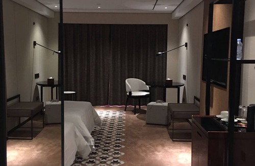 Guangzhou Hotel | Guest Rated: 10/10 at Guangzhou Paco Hotel - Dongpu Teemall