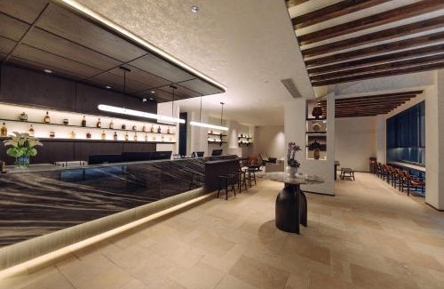 Haizhu Hotel | Discover Comfort at Guangzhou Shamian Island YATLAND Hotel