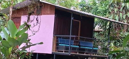 La Tigra Hotel | Discover Guapote Lodge: Pet-Friendly Retreat with Pool