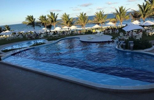 Guarajuba Apartment | Beachfront Guarajuba Summer House with Pool & Ocean Views