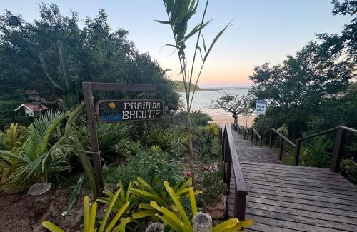 Guarapari Apartment | Cozy Retreat by the Sea at Enseada Azul - Rated 9/10