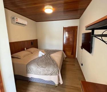 Guarapari Hotel | Family-Friendly Retreat at Guarapari Park with Pool Access