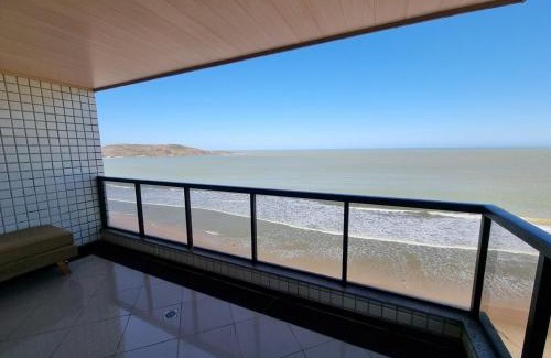 Praia do Morro Apartment | Oceanfront Guarapari Praia - Family-Friendly Retreat
