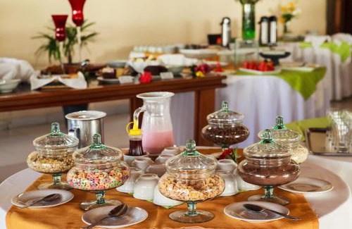 Itapebussu Hotel | Pet-Friendly Guarapousada with Pool & Family Amenities