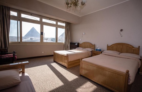 Giza Hostel | Welcoming Guardian Guest House: Family-Friendly & Breakfast Included